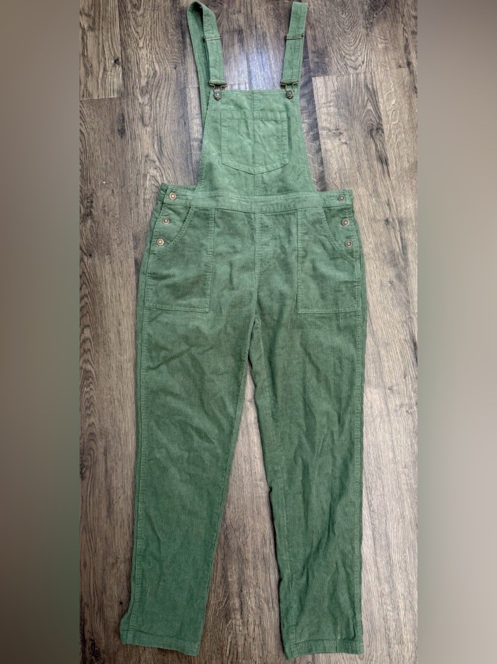 Passenger Made to Roam Meadow Moss Green Corduroy Bib Overalls Size Large